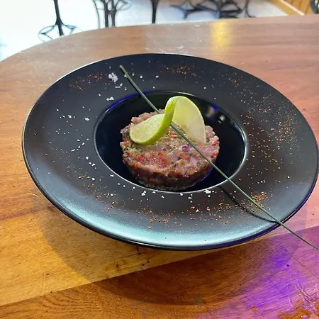 Le Campcardos Hotel *